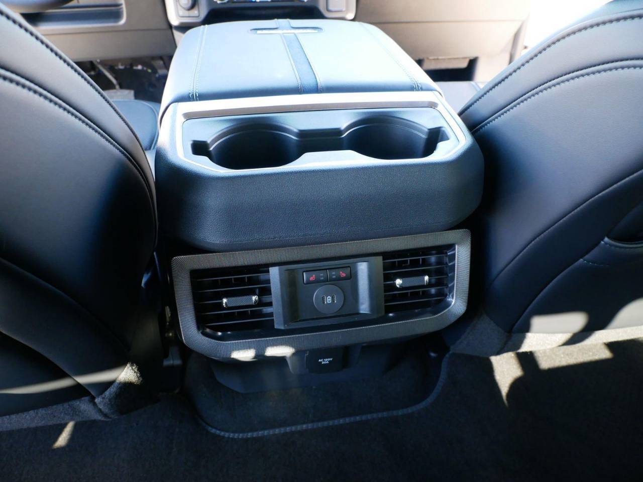 2026 Ford F-250 Super Duty Platinum - Photo 60
