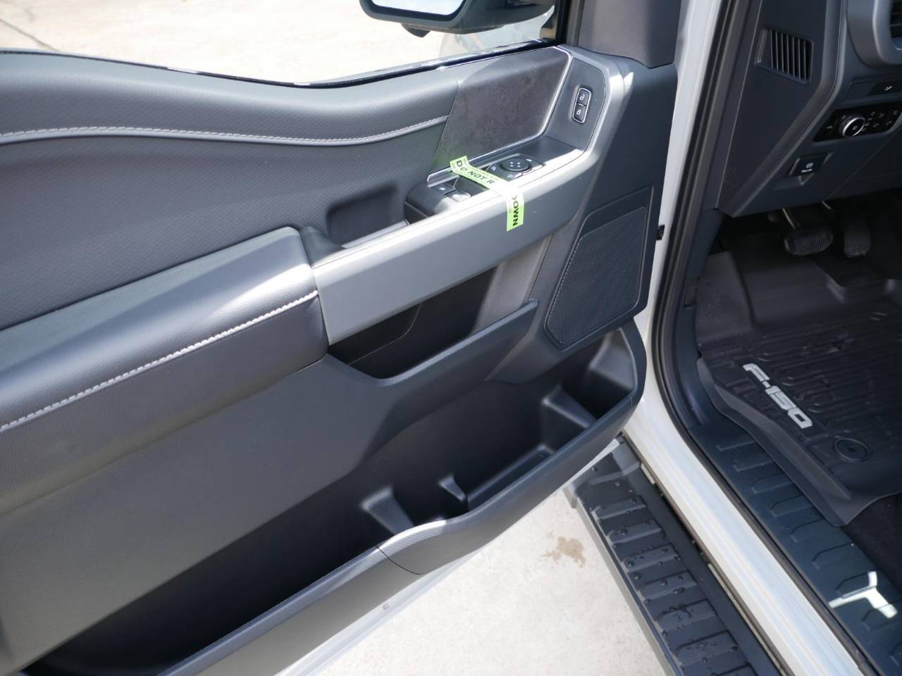 2026 Ford F-150 XLT - Photo 12