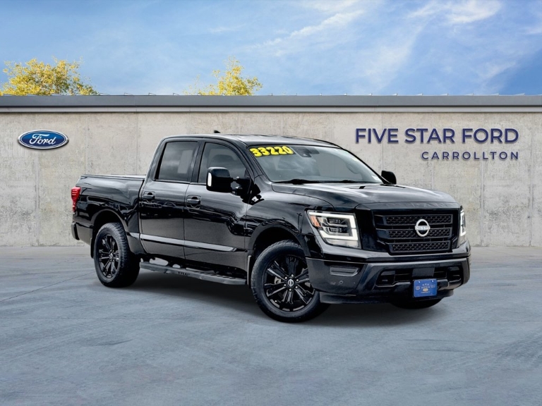 2023 Nissan Titan SV