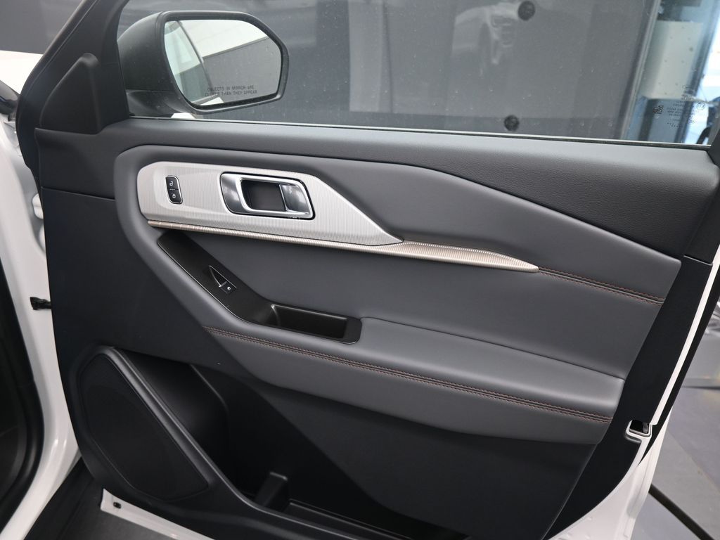 2026 Ford Explorer Active - Photo 7