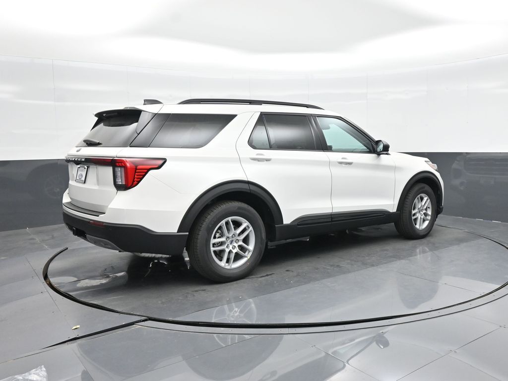 2026 Ford Explorer Active - Photo 8