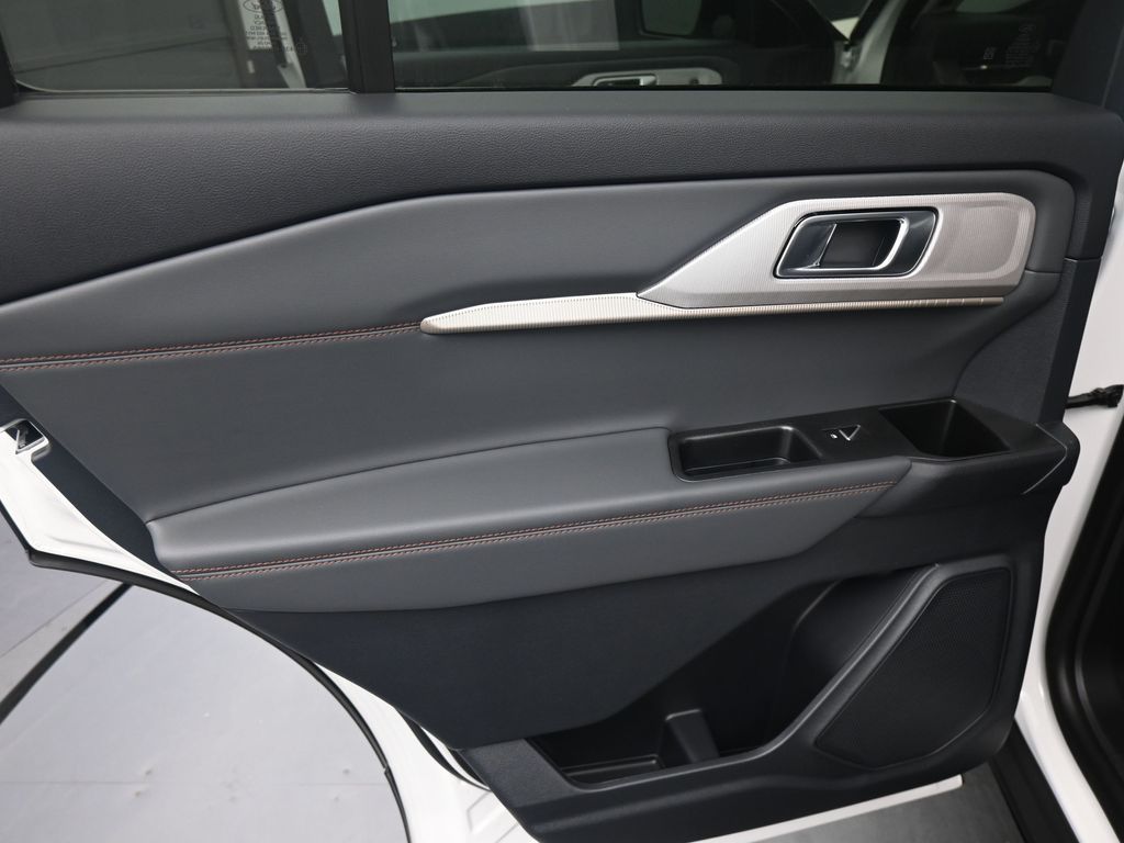 2026 Ford Explorer Active - Photo 14