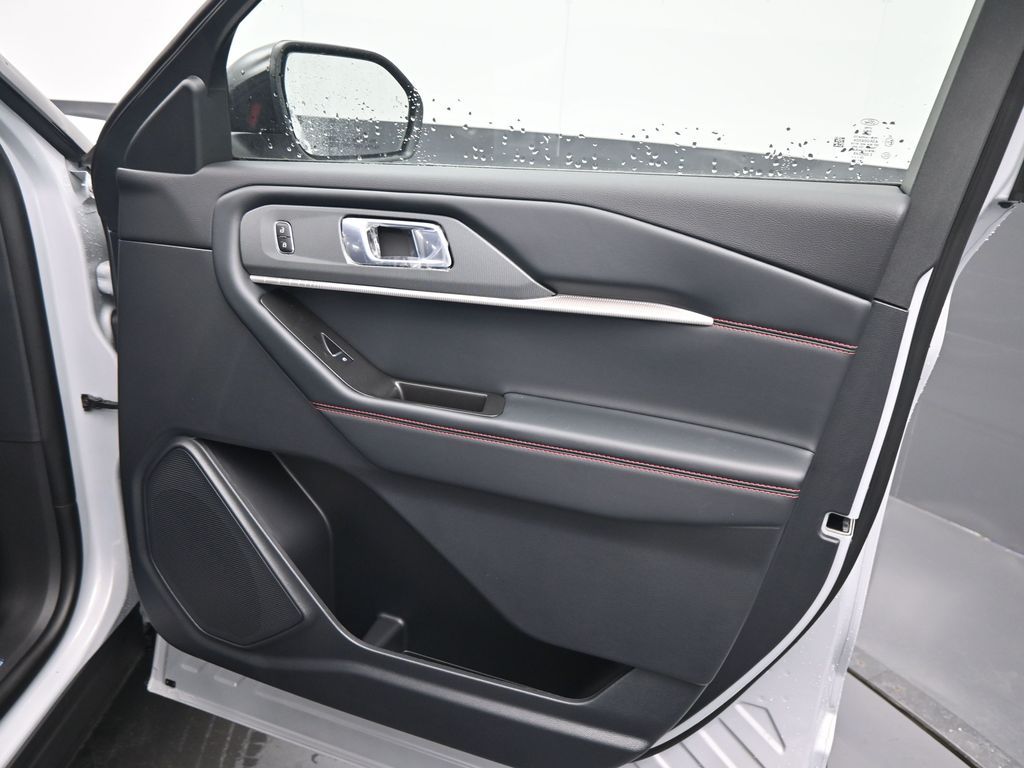 2026 Ford Explorer ST-Line - Photo 6