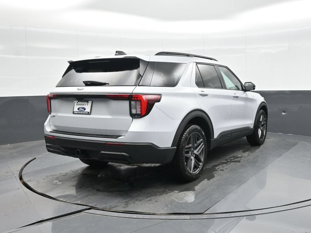 2026 Ford Explorer ST-Line - Photo 7