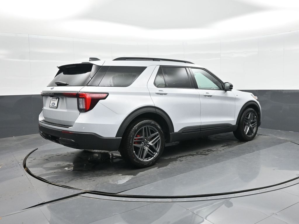 2026 Ford Explorer ST-Line - Photo 9