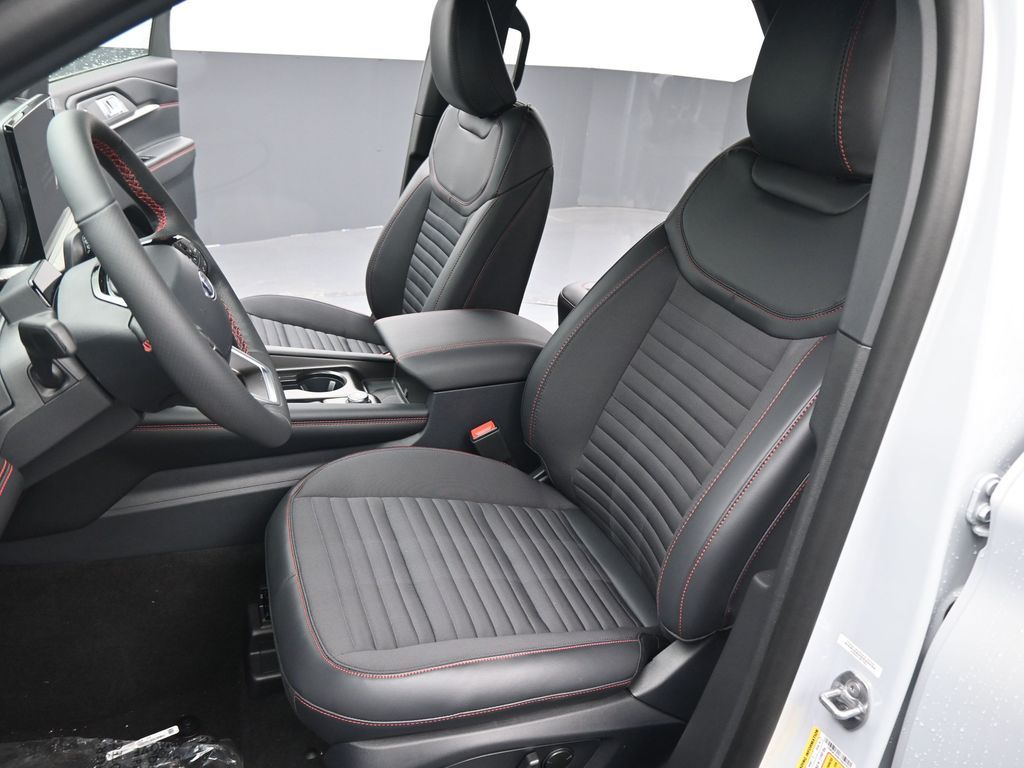 2026 Ford Explorer ST-Line - Photo 12