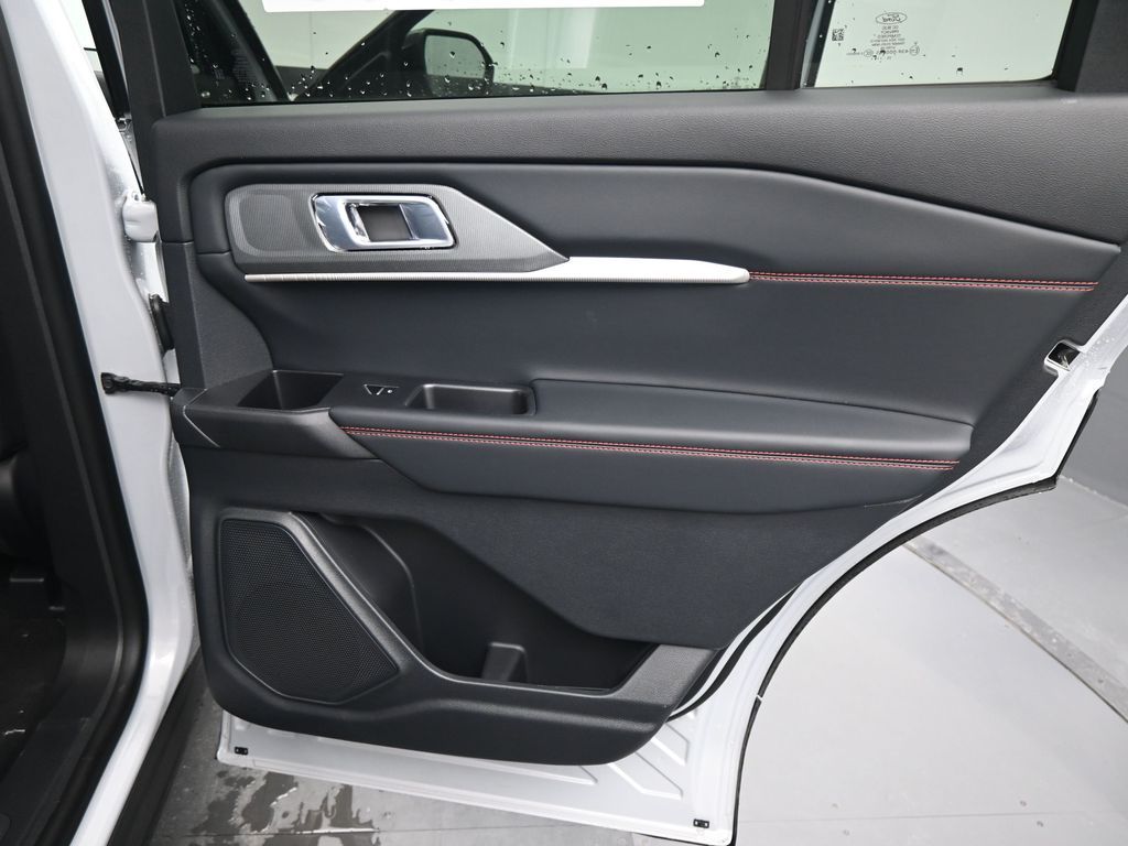 2026 Ford Explorer ST-Line - Photo 19