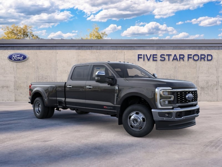 2026 Ford Super Duty F-350 DRW LARIAT
