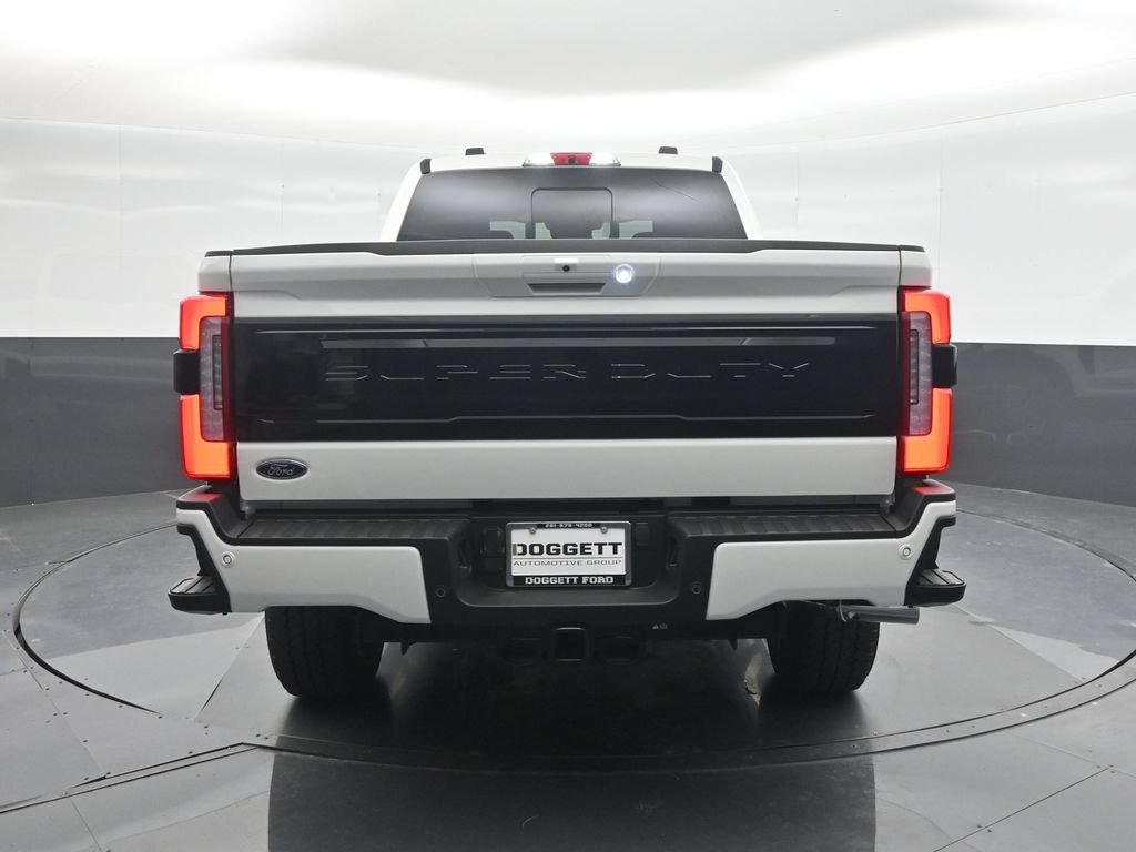 2026 Ford F-250 Super Duty Platinum - Photo 17