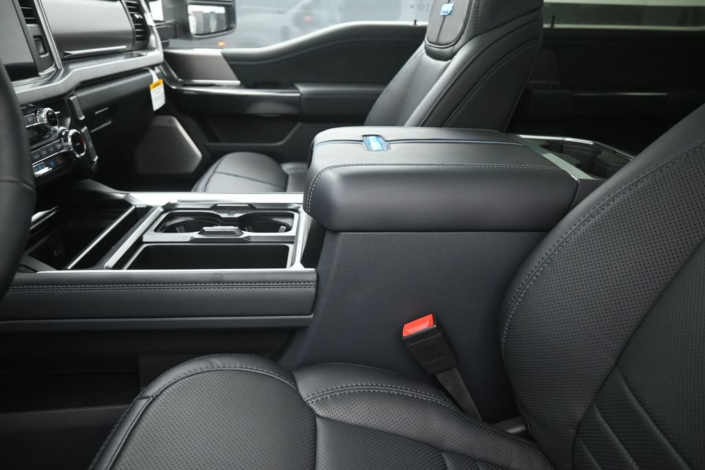 2026 Ford F-250 Super Duty Platinum - Photo 21