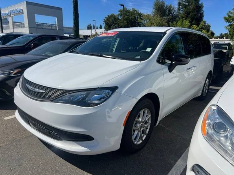 2024 Chrysler Voyager LX