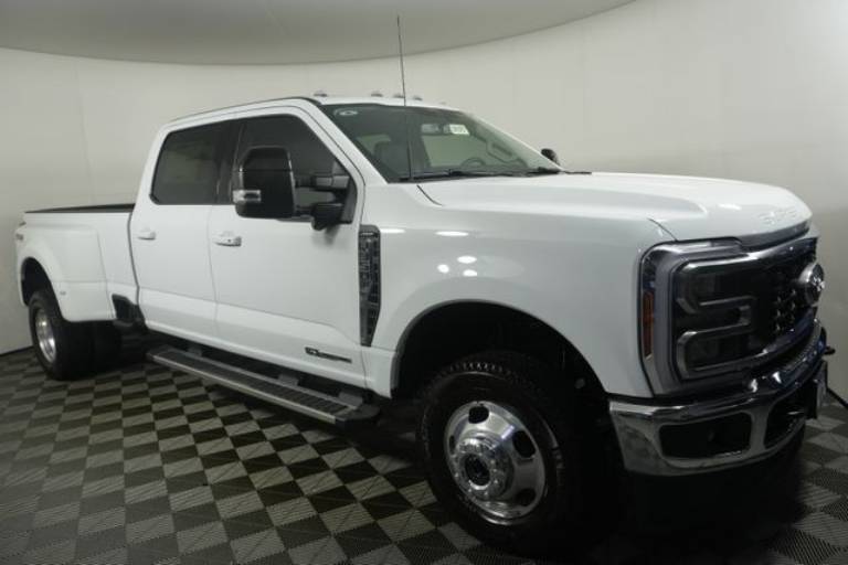 2026 Ford Super Duty F-350 DRW LARIAT