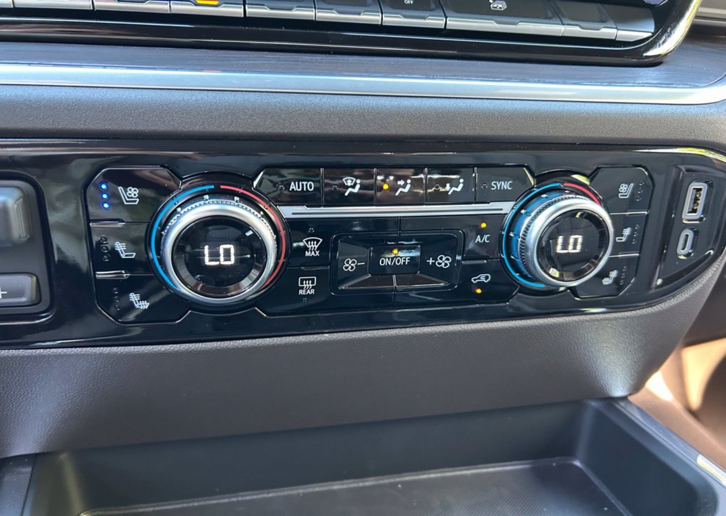 2026 GMC Sierra 1500 SLT - Photo 100