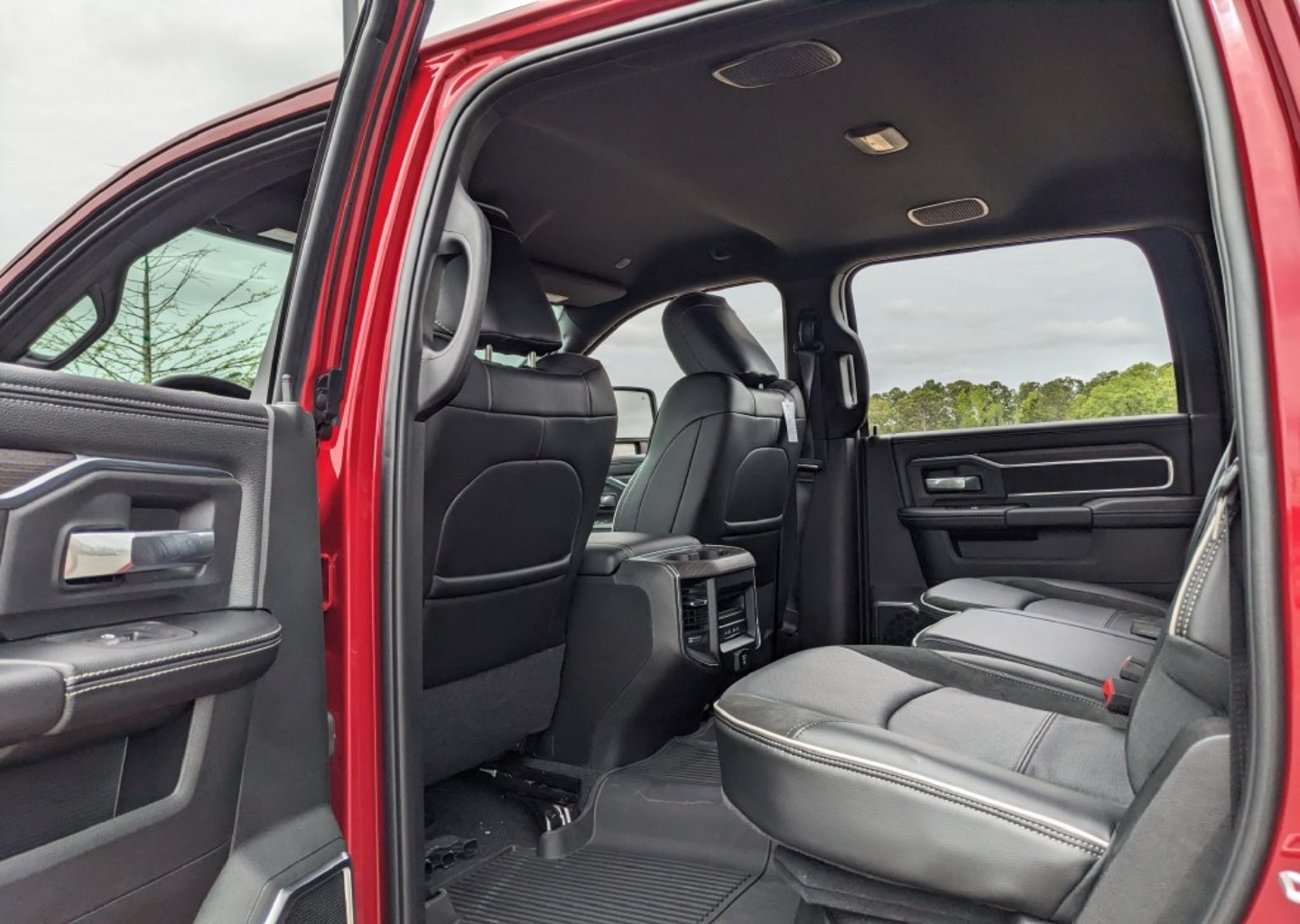 2026 RAM 2500 Laramie - Photo 44