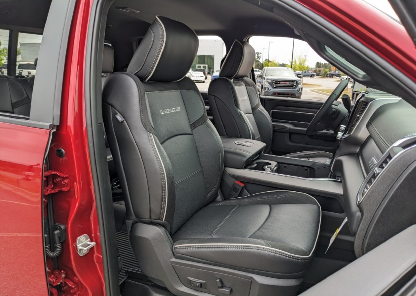 2026 RAM 2500 Laramie - Photo 52