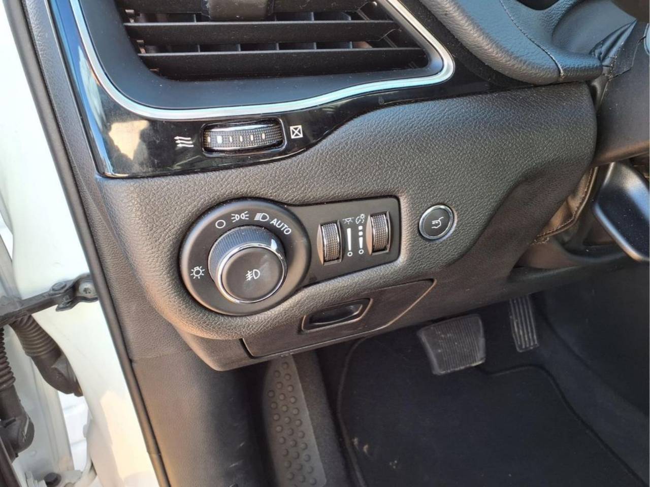 2023 Jeep Cherokee Altitude Lux - Photo 12