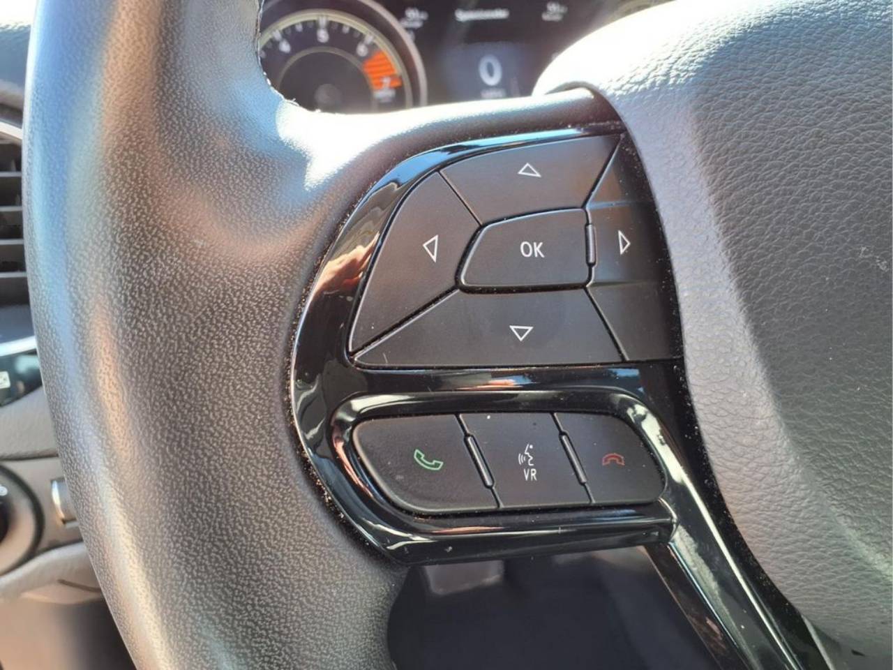 2023 Jeep Cherokee Altitude Lux - Photo 13