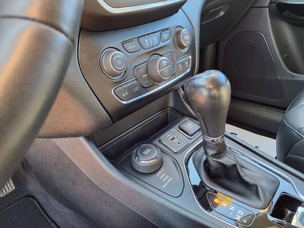 2023 Jeep Cherokee Altitude Lux - Photo 16