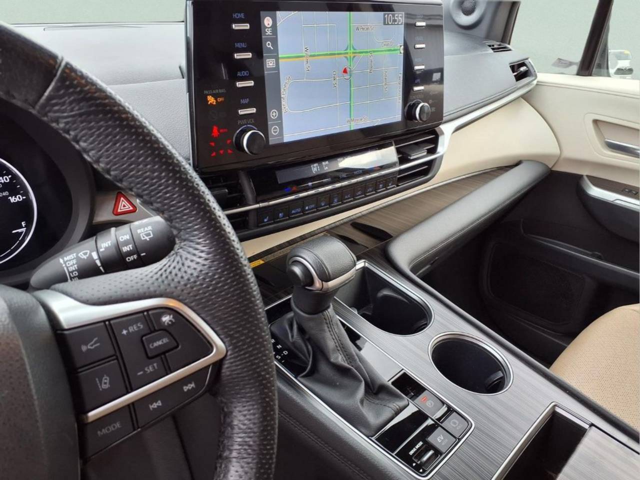 2024 Toyota Sienna Limited - Photo 14