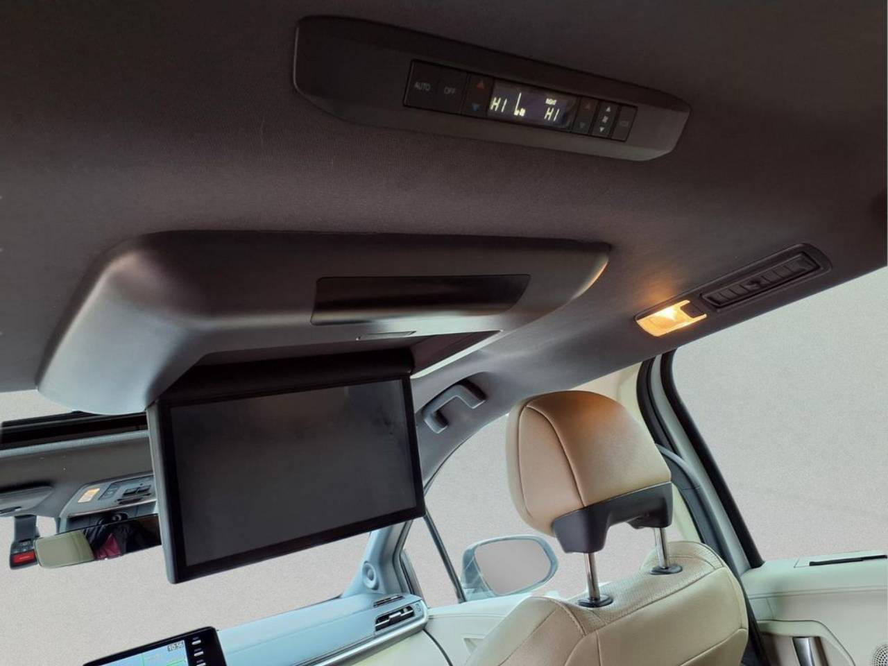 2024 Toyota Sienna Limited - Photo 21