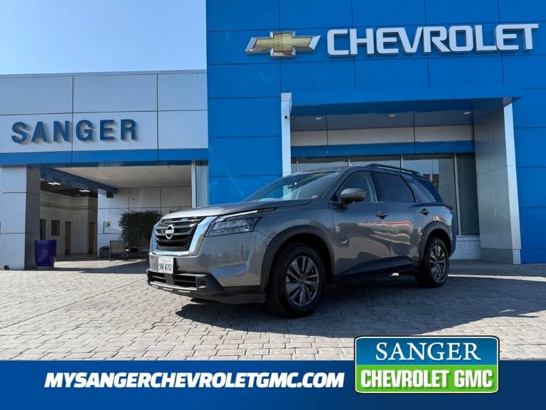 2024 Nissan Pathfinder SV