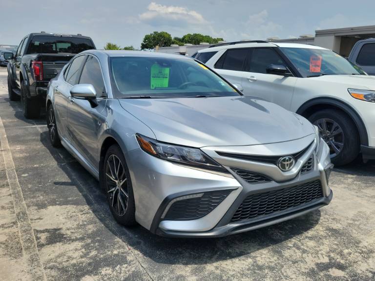 2024 Toyota Camry SE