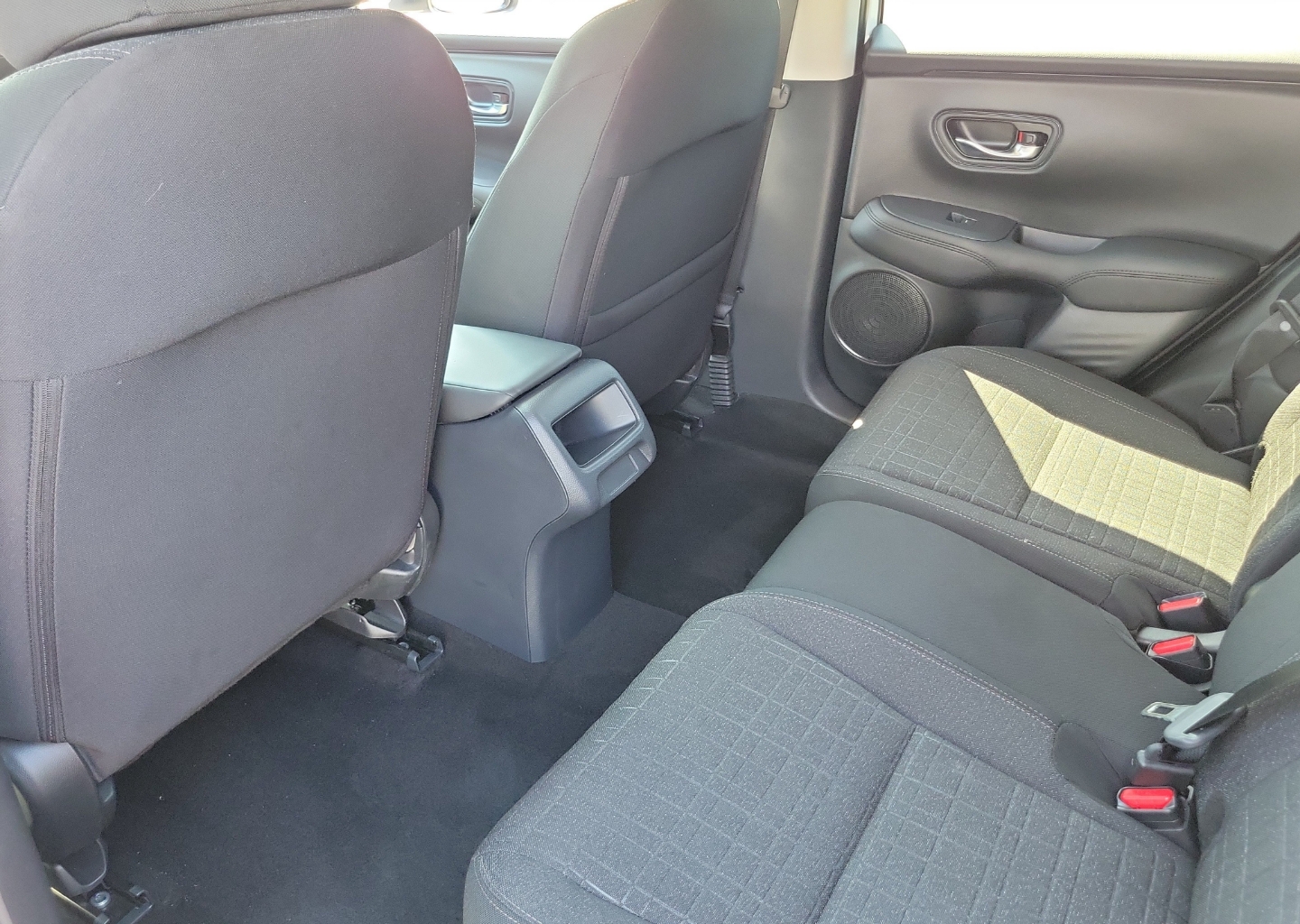 2027 Honda HR-V LX - Photo 14