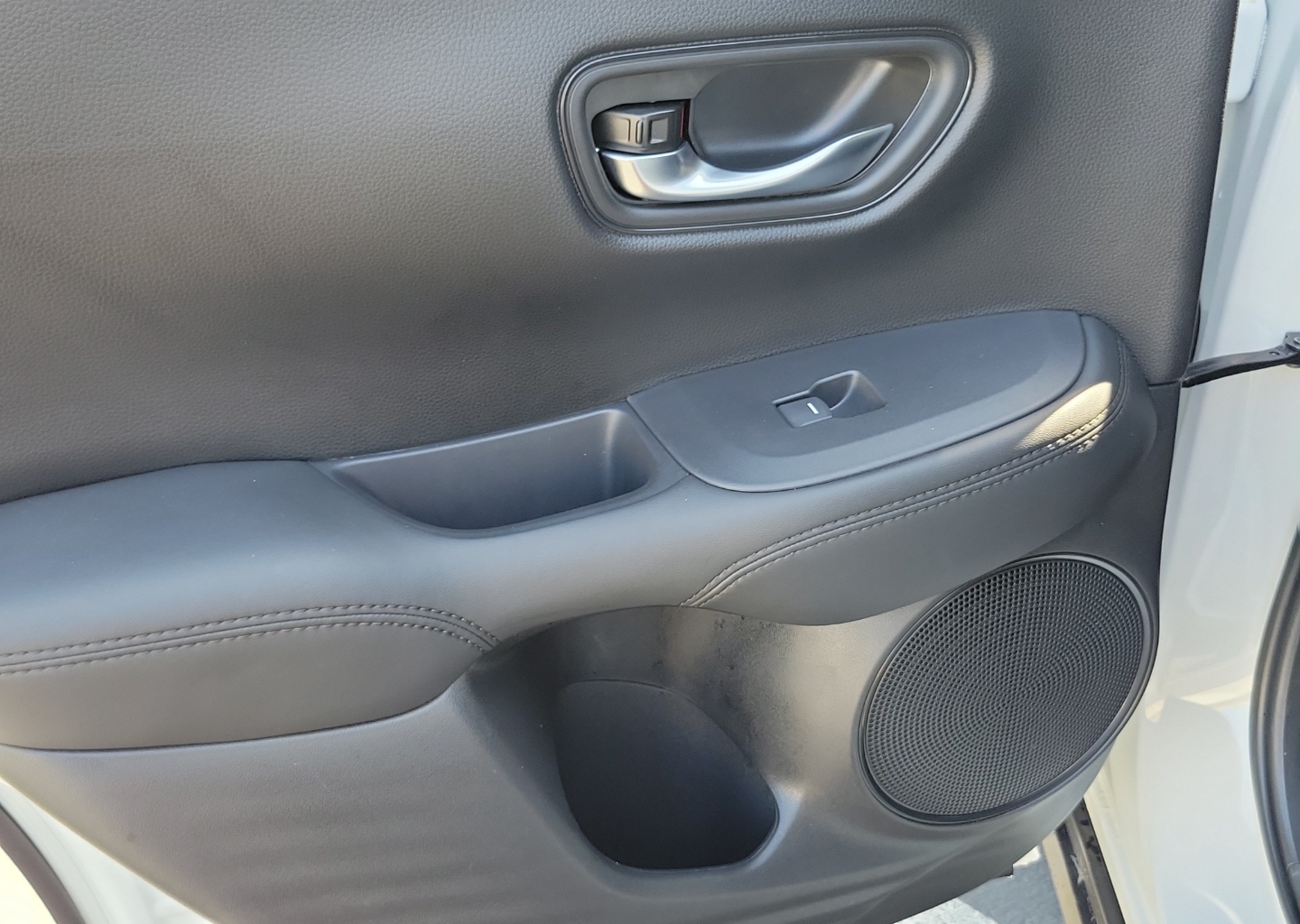 2027 Honda HR-V LX - Photo 15