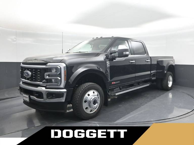 2026 Ford Super Duty F-450 DRW LARIAT