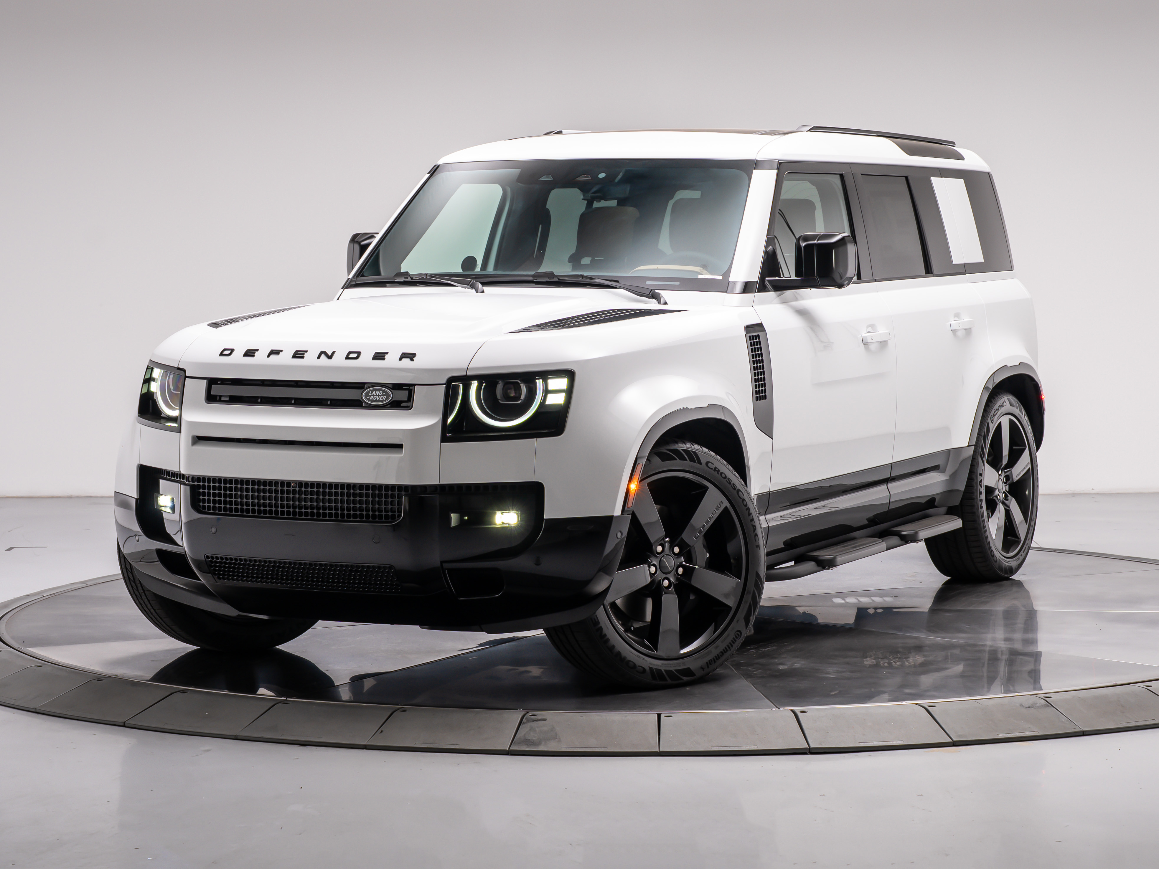 New 2026 Land Rover Defender P400 X-Dynamic SE