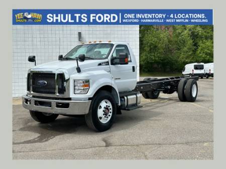 2027 Ford F-750SD Base
