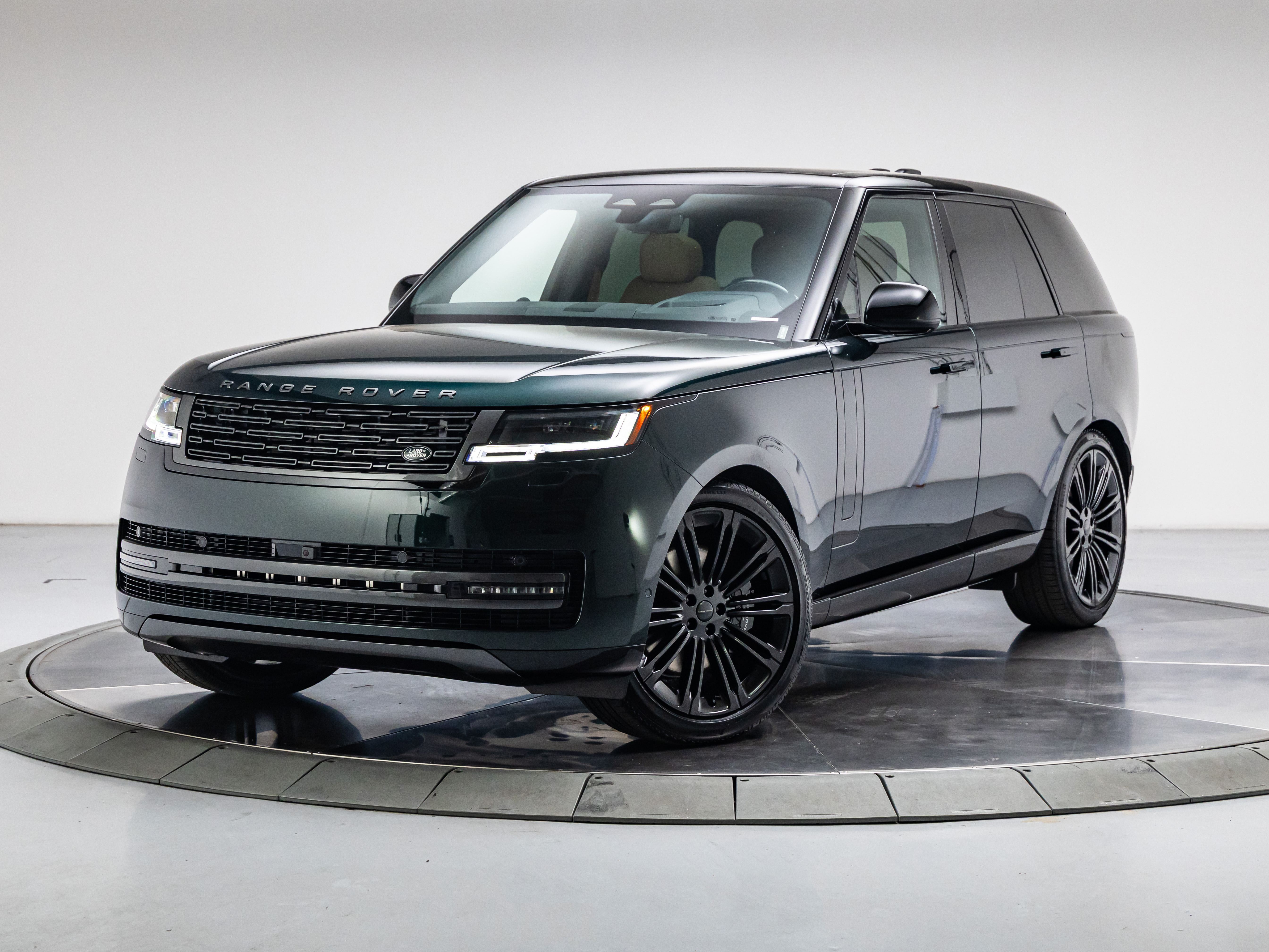 New 2026 Land Rover Range Rover P530 SE