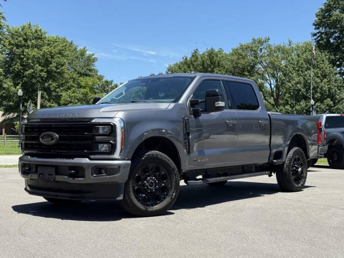 2023 Ford Super Duty F-350 SRW LARIAT