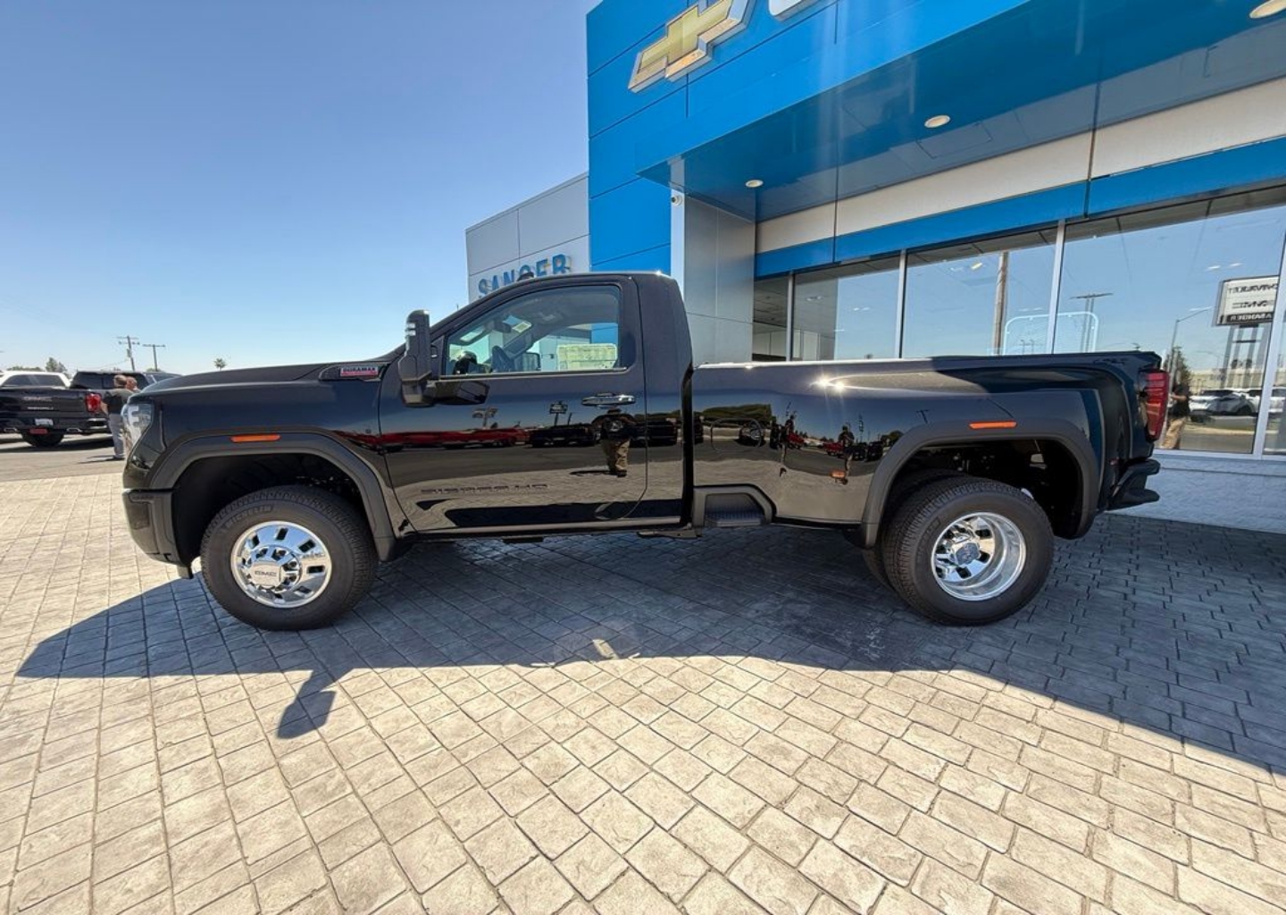 2026 GMC Sierra 3500HD SLE - Photo 7