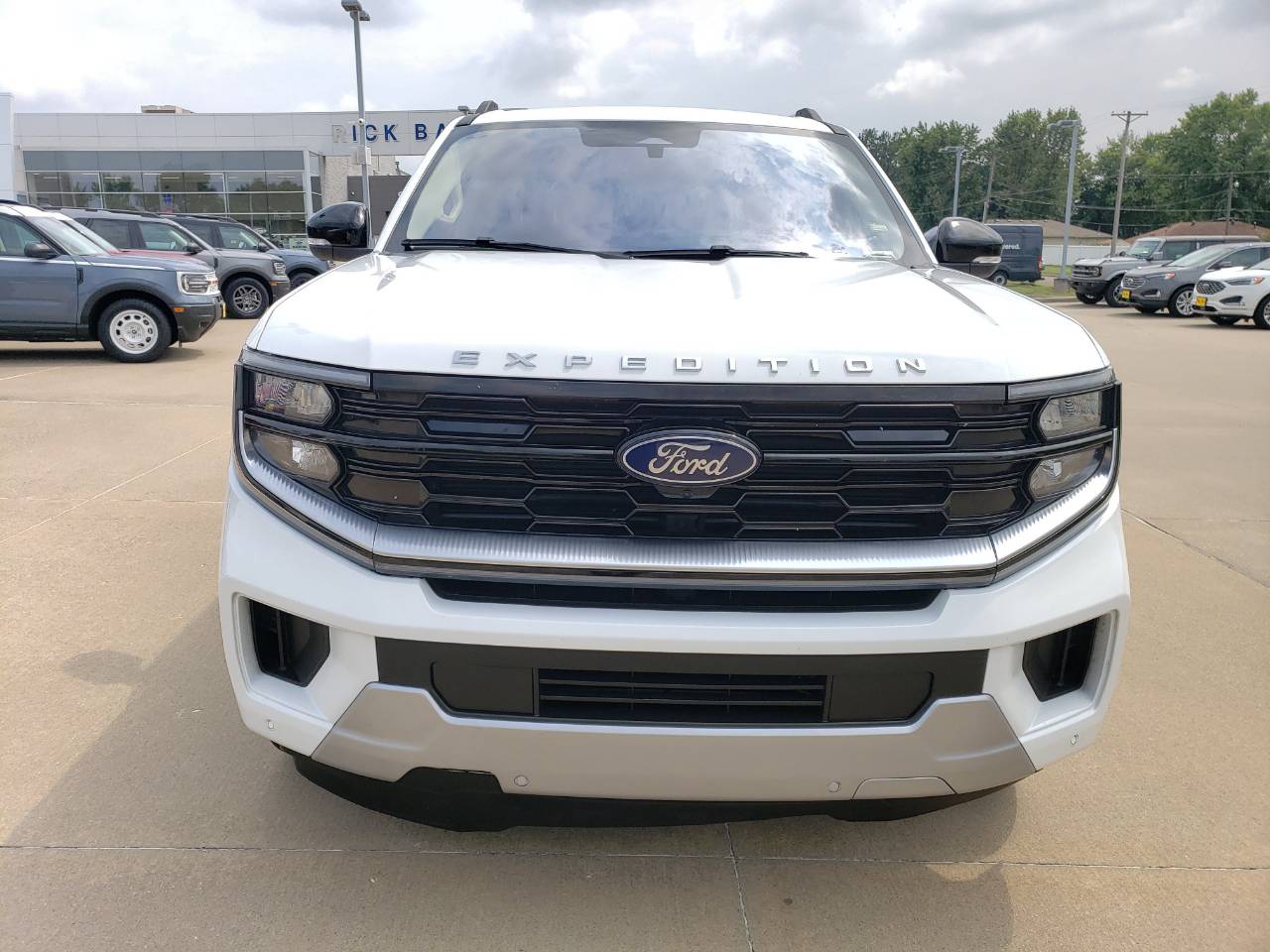 Used 2025 Ford Expedition Platinum with VIN 1FMJU1M82SEA36188 for sale in Kansas City