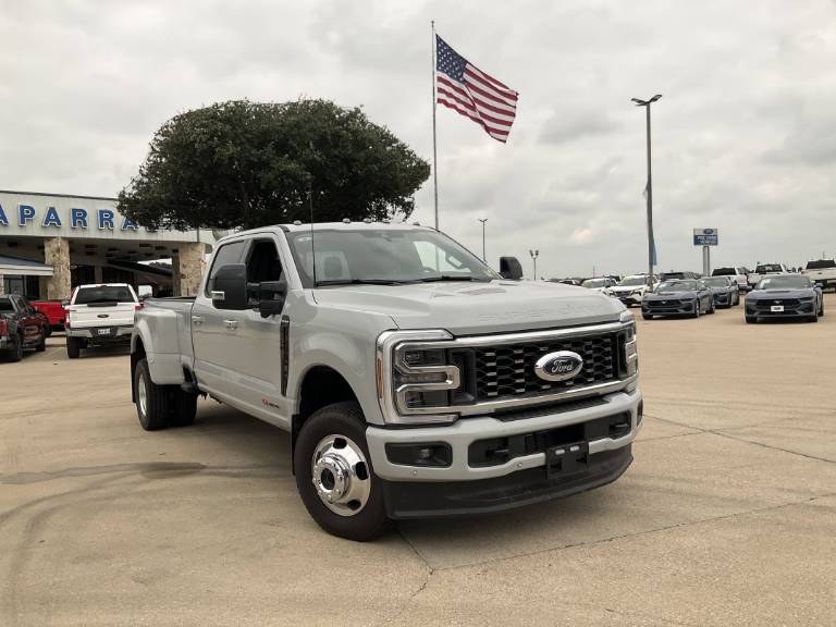 2026 Ford Super Duty F-350 DRW Platinum