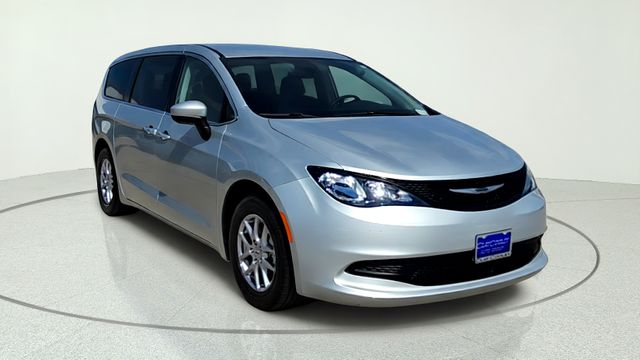 2023 Chrysler Voyager