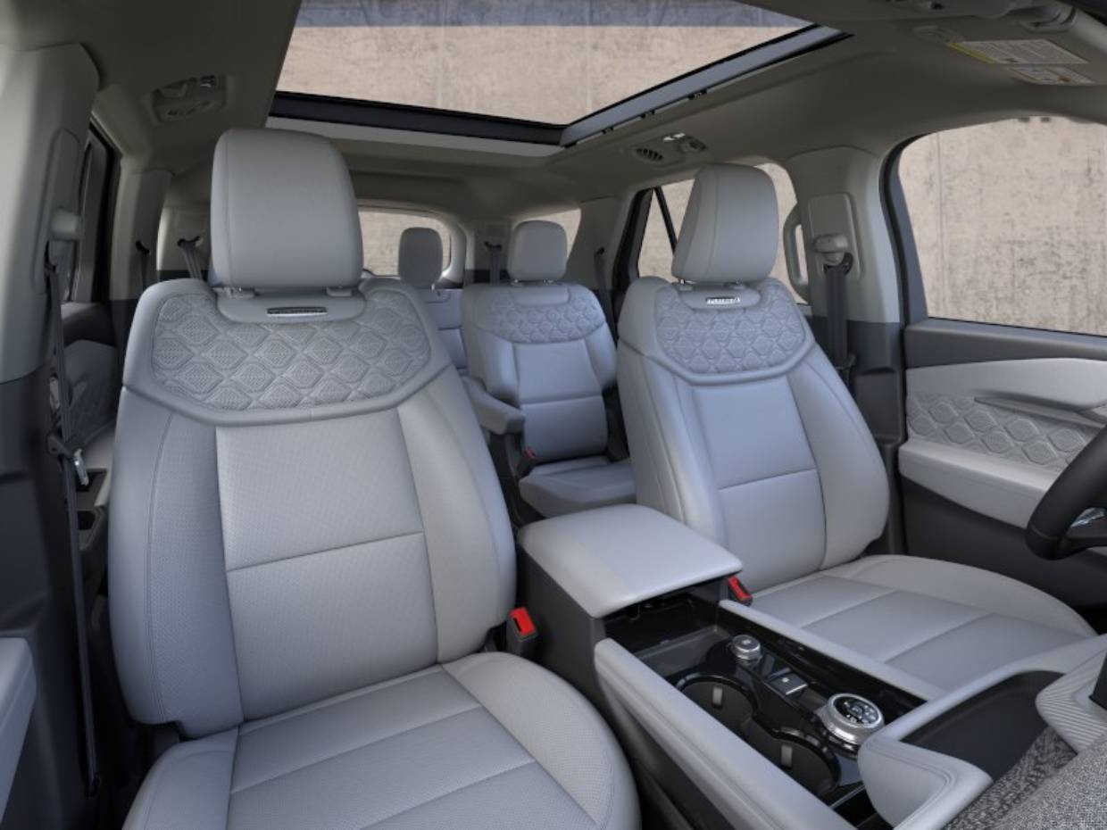 2026 Ford Explorer Platinum - Photo 10