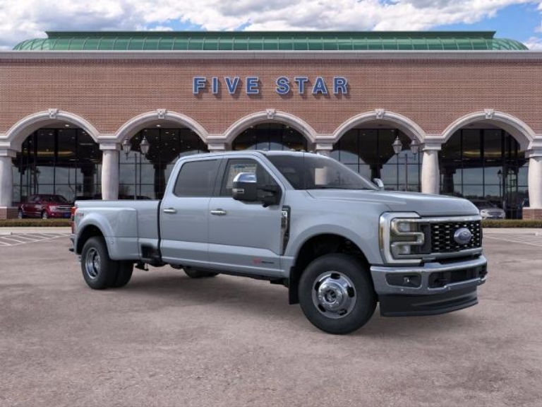 2026 Ford Super Duty F-350 DRW LARIAT