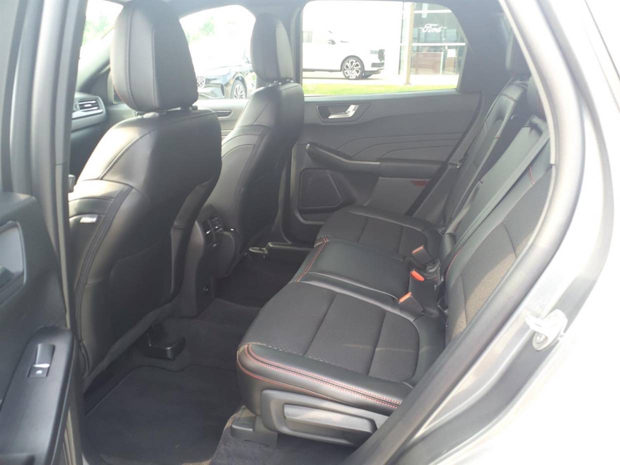 2026 Ford Escape ST-Line - Photo 8