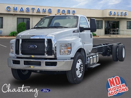 2027 Ford F-750SD Base
