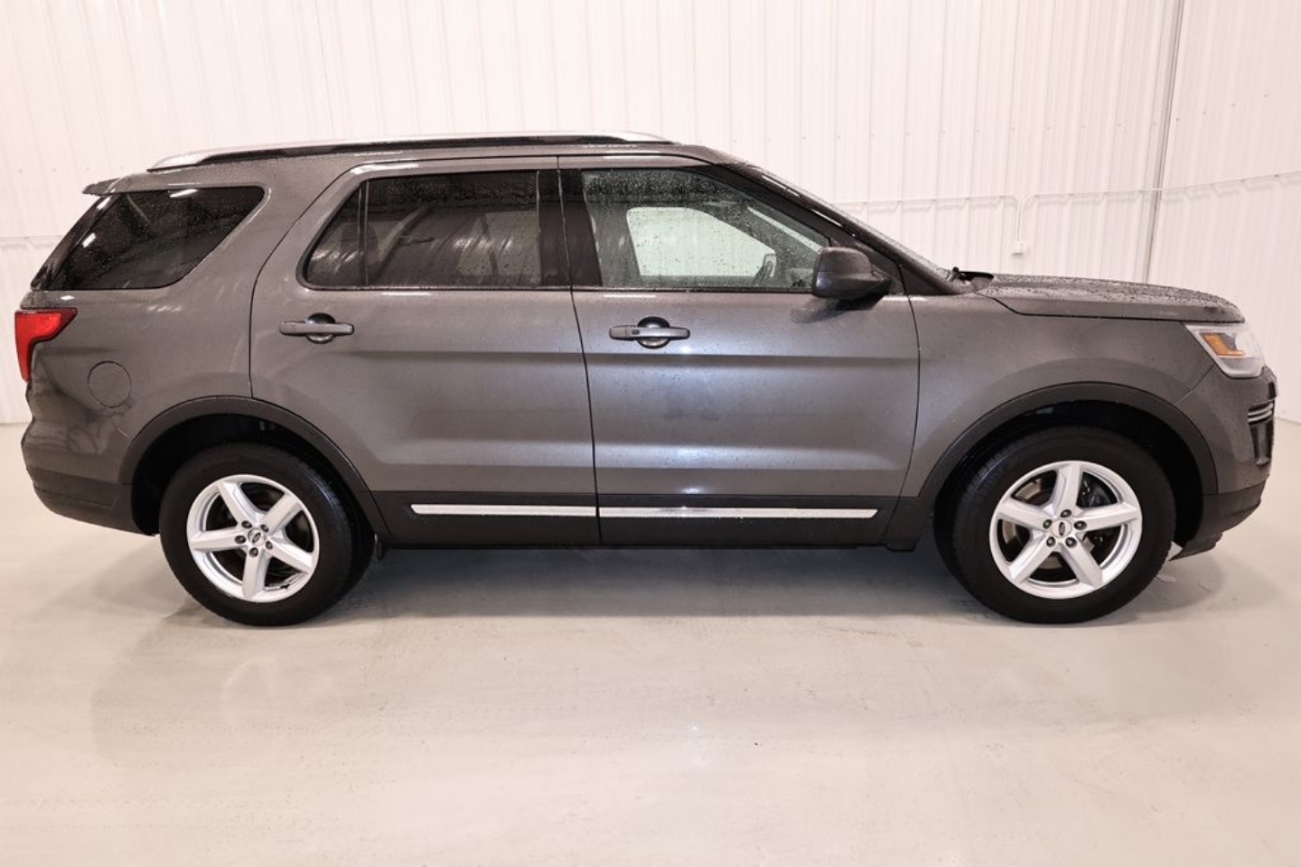 Used 2018 Ford Explorer XLT with VIN 1FM5K7DHXJGB63977 for sale in Canfield, OH