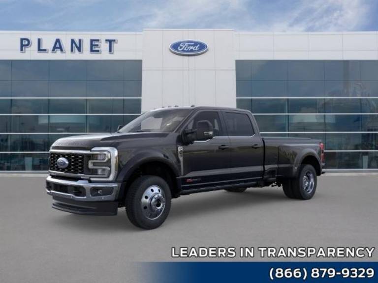2026 Ford Super Duty F-450 DRW LARIAT 4WD Crew Cab 8' Box