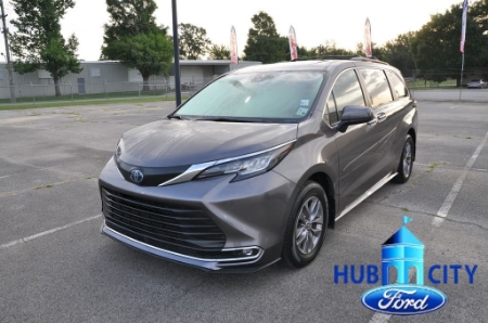2023 Toyota Sienna XLE