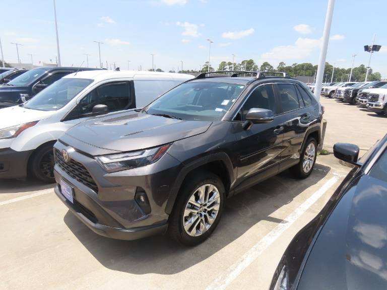 2025 Toyota RAV4 XLE Premium FWD