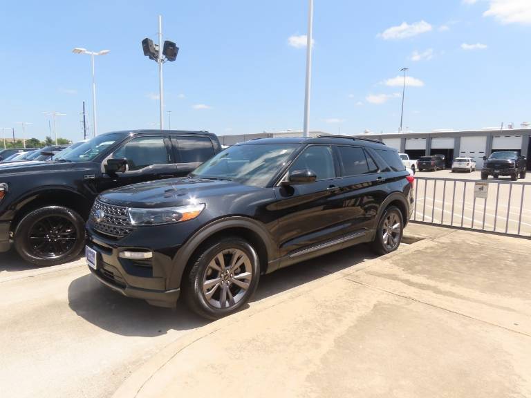 2023 Ford Explorer XLT RWD