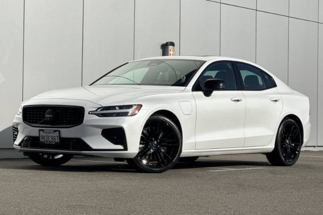 2024 Volvo S60 Recharge Plug-In Hybrid T8 Plus Black Edition