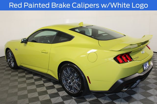 2025 Ford Mustang GT Fastback - Photo 14