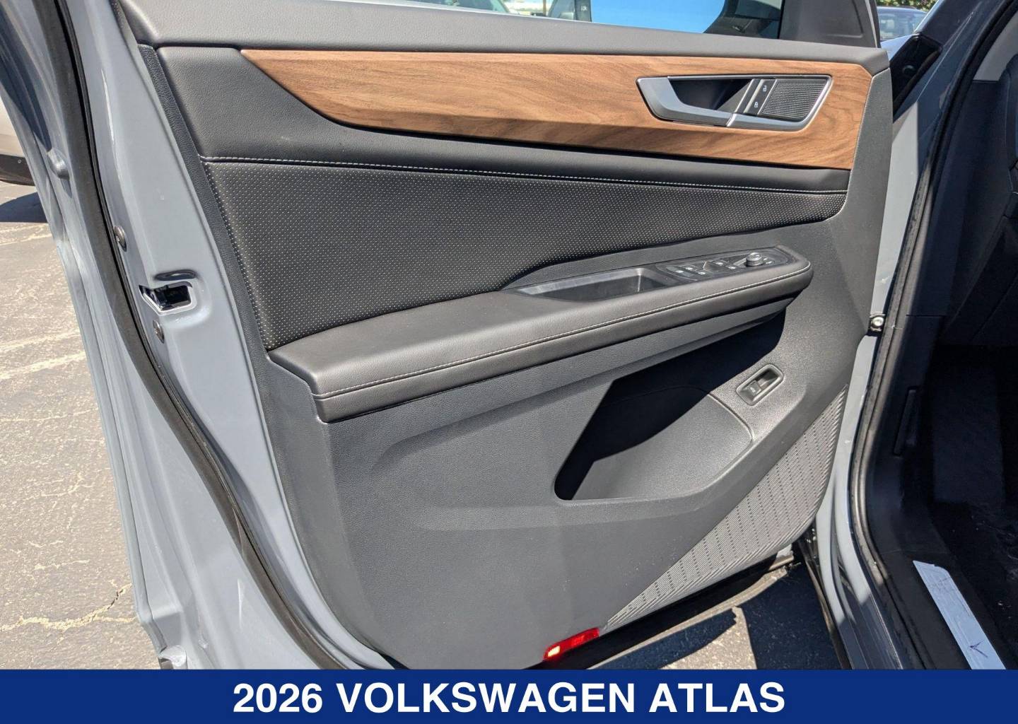 2026 Volkswagen Atlas SE w/Tech - Photo 10