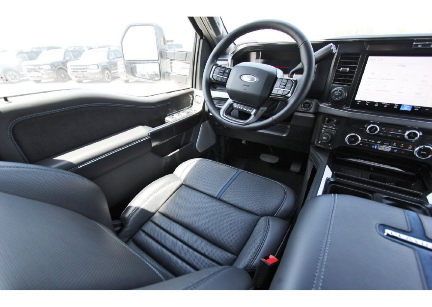 2026 Ford F-350 Super Duty Platinum - Photo 10